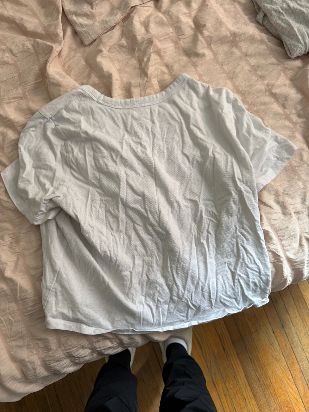 White Old Navy Cropped T shirt
